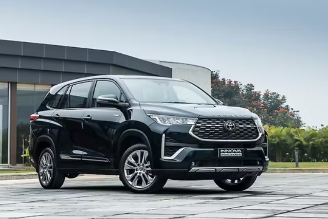 Toyota Innova Hycross automatic petrol car rental